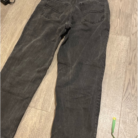 Size 6 30/30 Collusion brand mom jeans in black - Picture 4 of 5